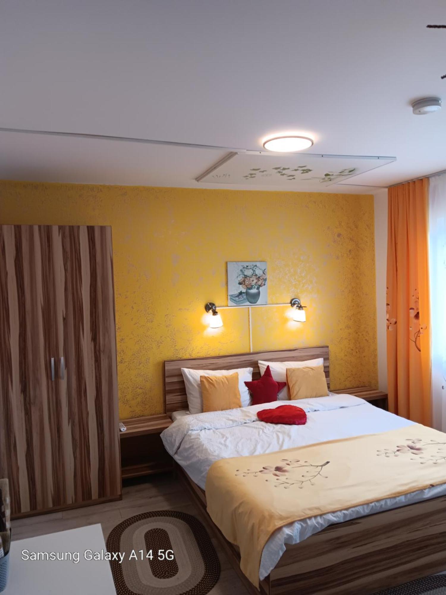 モイエチウ・デ・ジョス Casa Cu Semineu Moieciuヴィラ エクステリア 写真